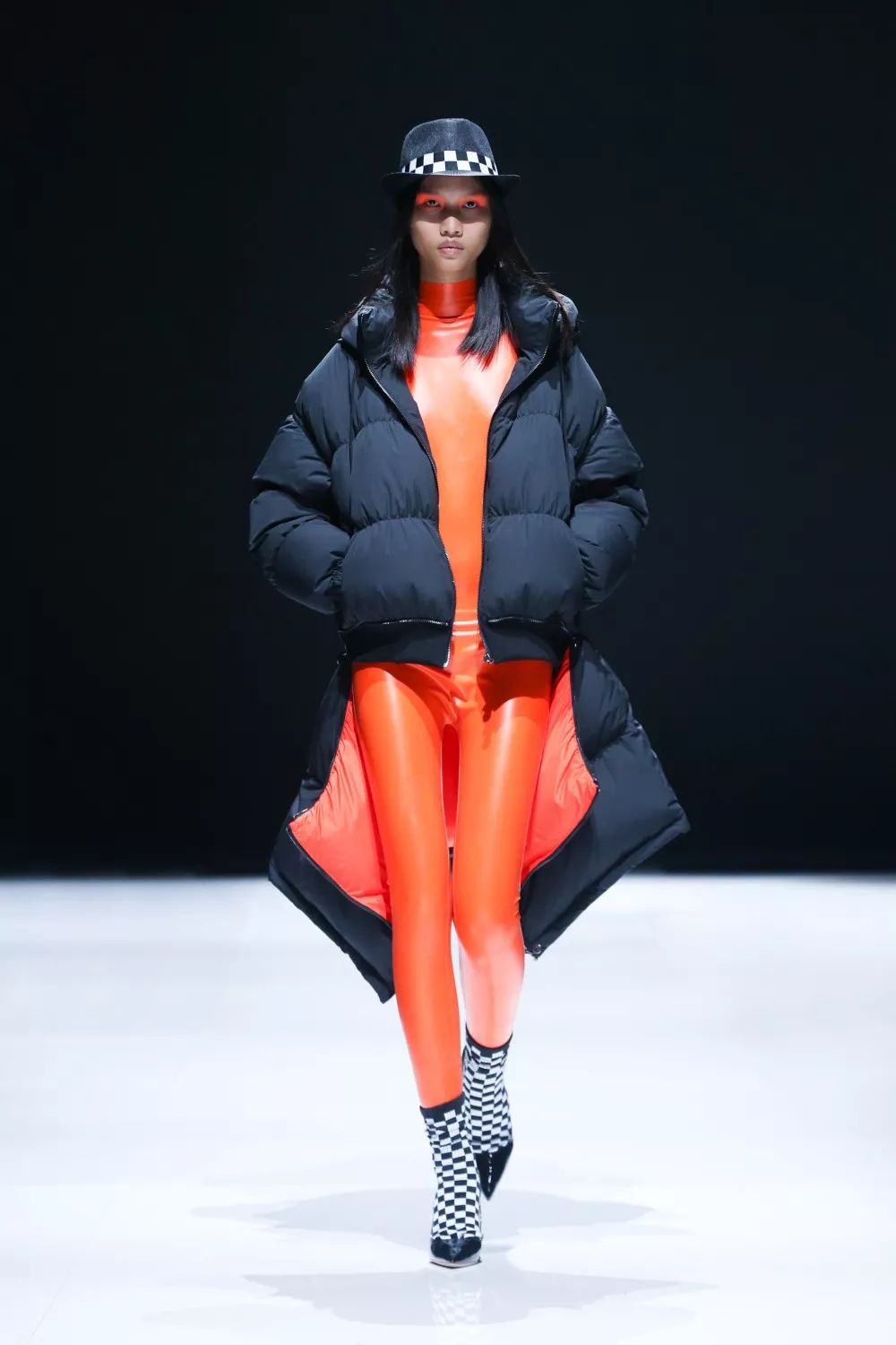 爱马仕传奇钦点,海外ins求代购,波司登X高缇耶联名火爆全球?