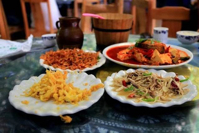 泸沽湖虎跳峡香格里拉怎么坐车,丽江香格里拉泸沽湖虎跳峡