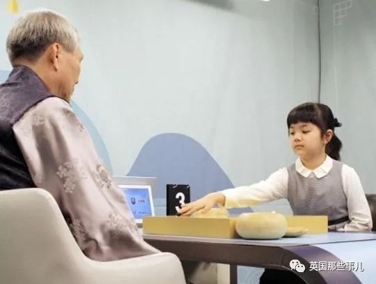 战胜71岁职业九段棋手的10岁围棋少女：这冰霜之瞪过分可爱了啊