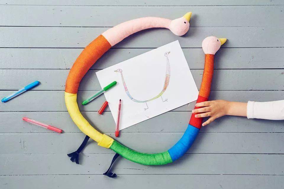 宜家请小朋友们设计了一堆「蠢」玩具，试图骗我生孩子