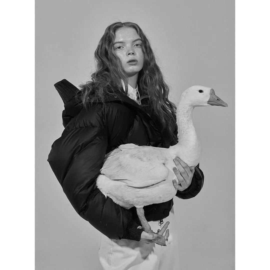 羽绒服4种穿搭技巧男,4种穿法红色大码羽绒服