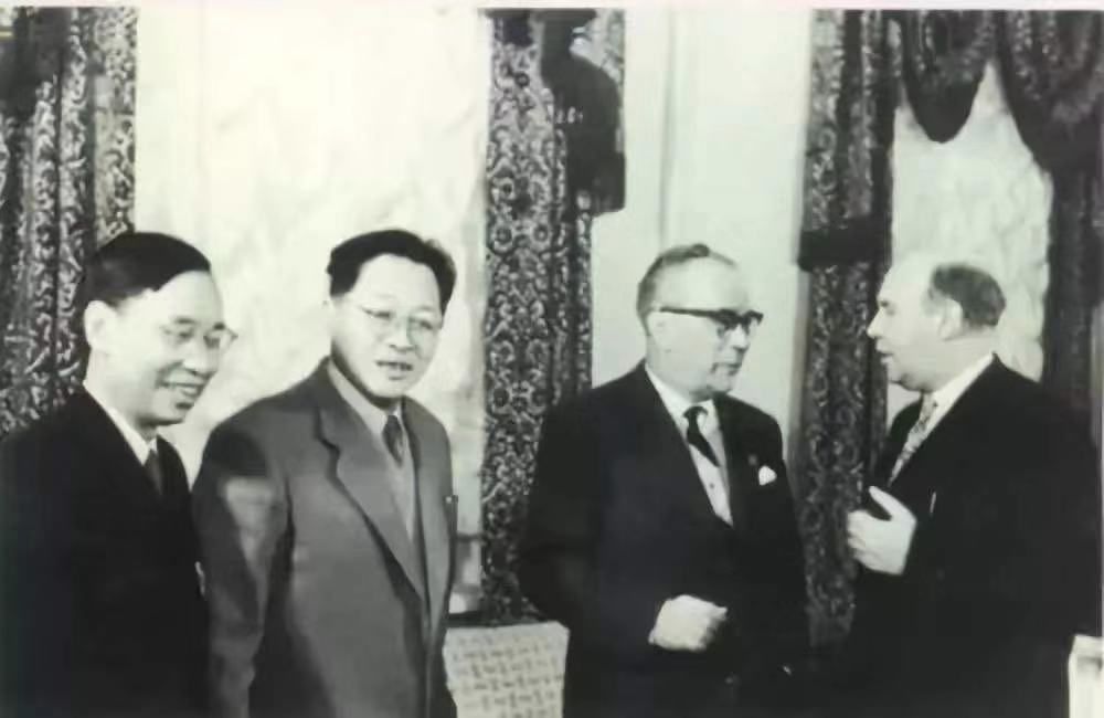 两弹元勋邓稼先隐姓埋名十几载,默默无闻的两弹元勋