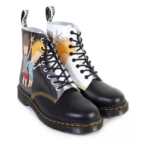 2020年最火的黑色马丁靴,2022年马丁靴还会流行吗