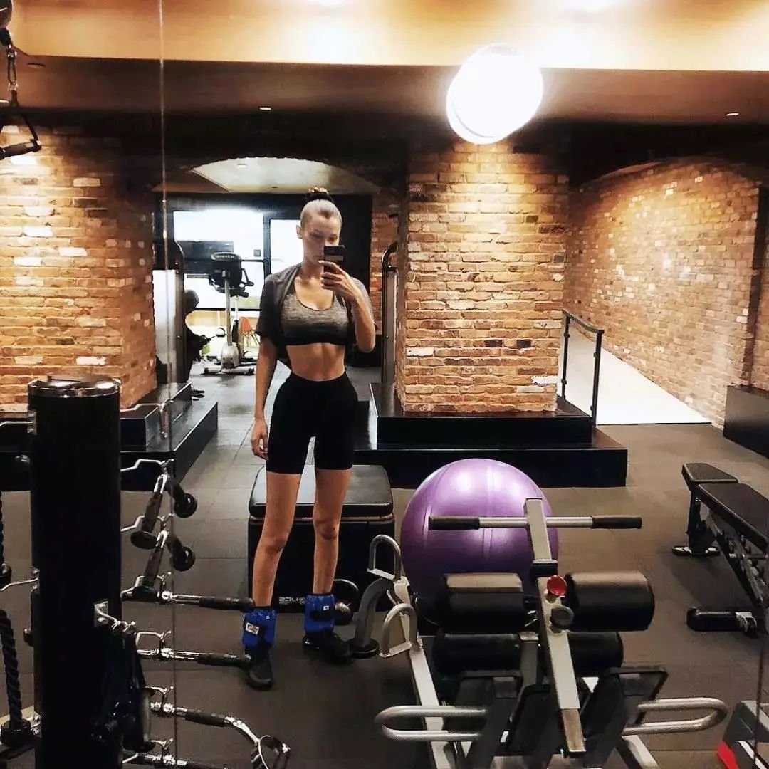 bella成长史,bella近照超模