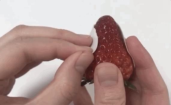 小气泡去黑头好用还是黑头铲好,黑头太顽固教你去黑头的方法