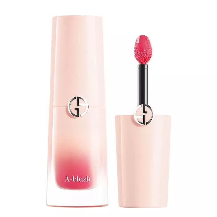 美人心计易烊千玺,易烊千玺阿玛尼晚宴喝香槟