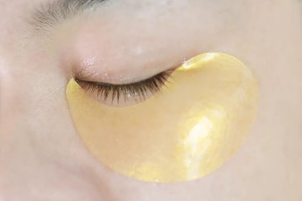 聊时尚|年末想要气场全开，你需要这些点“金”之笔