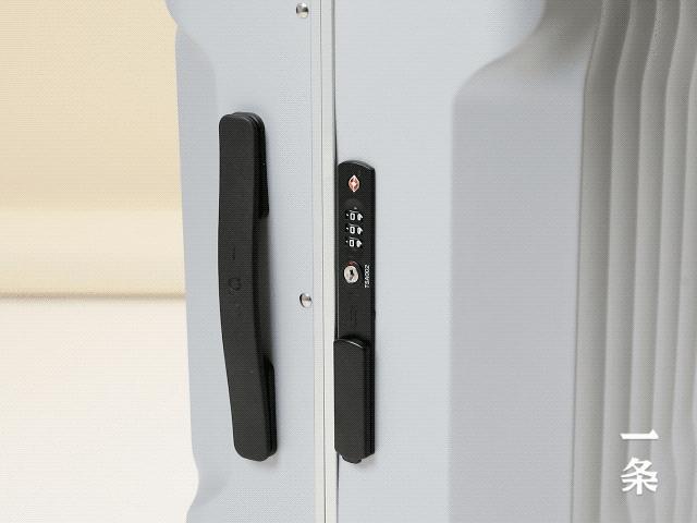 行李箱中的“战斗机”，能定位、不怕丢，还能给自己称重！||Chin@美物