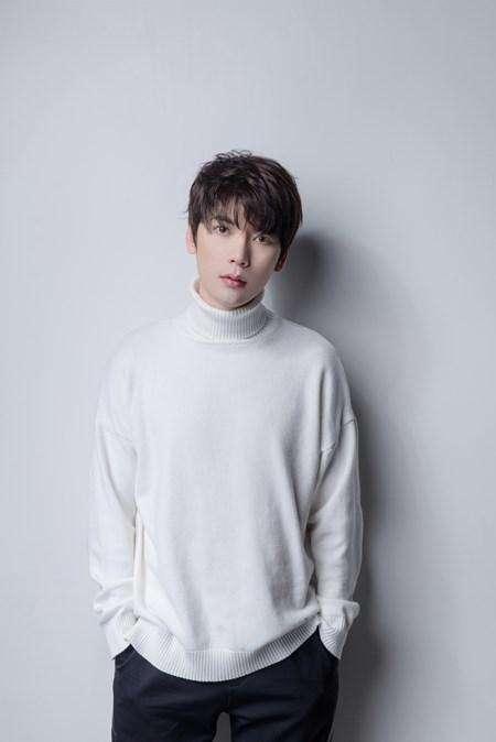 恭喜！周传雄关门弟子卡点晒照官宣结婚，女方颜值超高不输女星