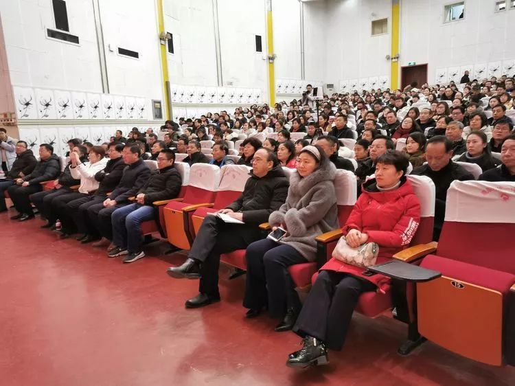 【城事】这里掌声雷动，12名优秀校长、教师做了最好示范！