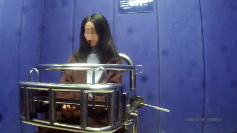 女子以打折卡为诱饵诈骗,少女两月收入8万涉嫌诈骗被抓获