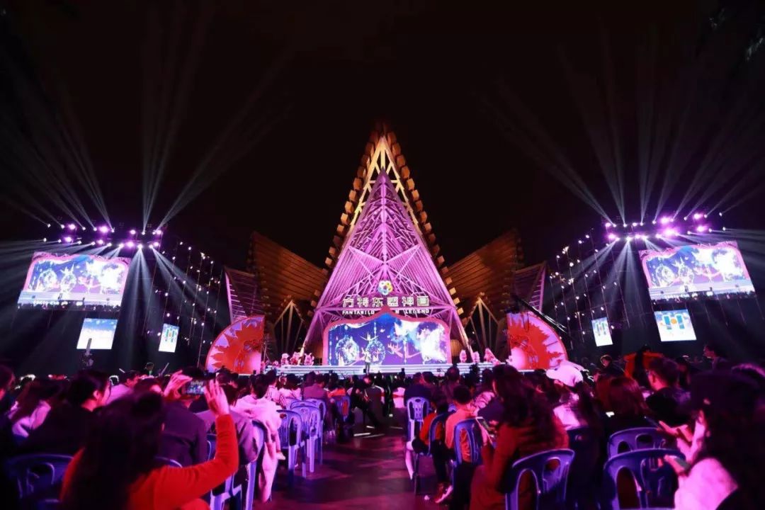 南宁无人机最新消息,广西南宁1000架无人机矩阵光影秀