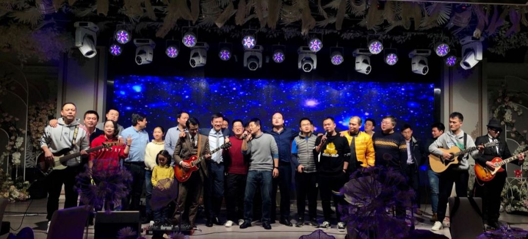 武汉律师界的第一支球队+乐队