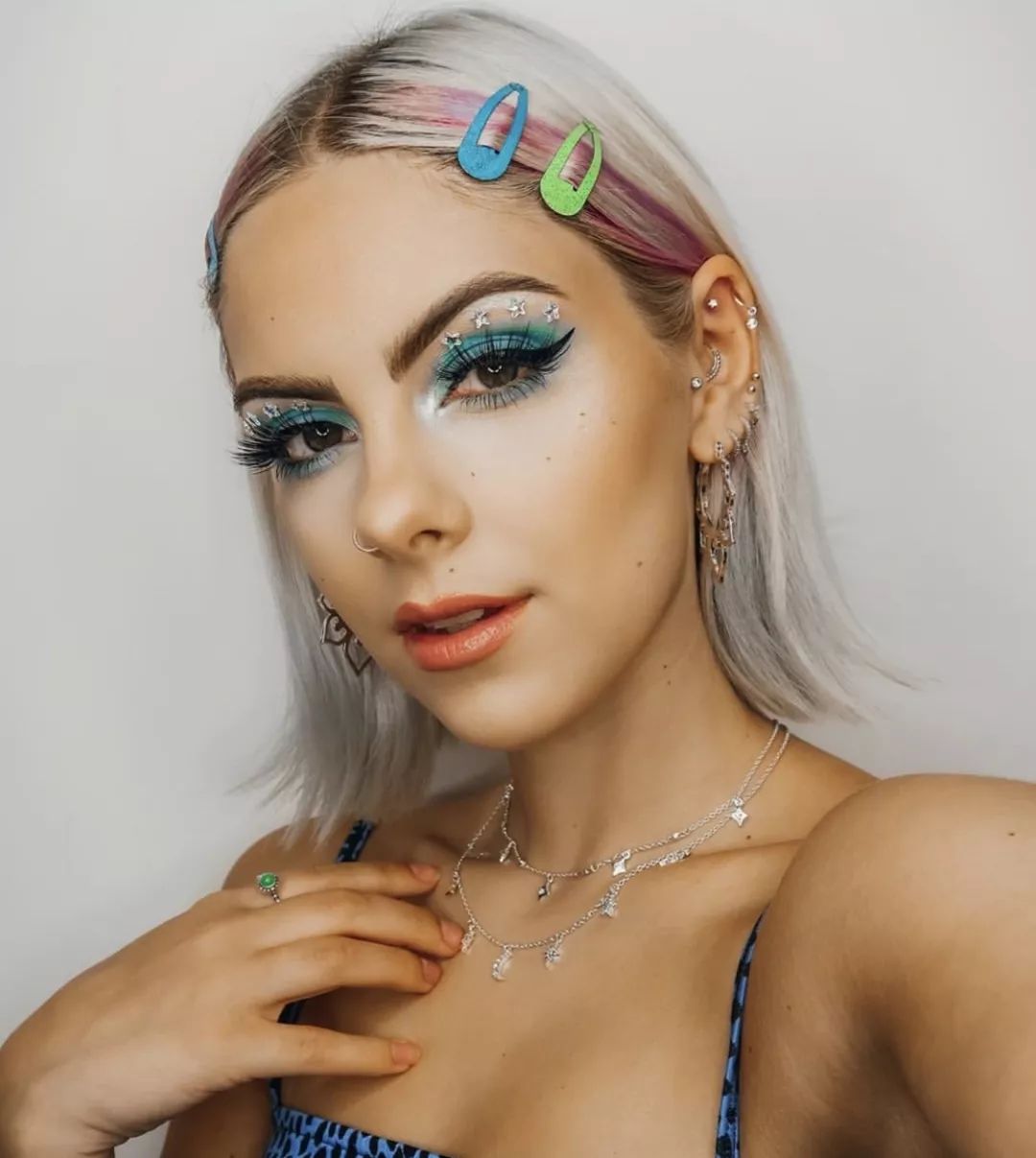 新手画jennie同款眼妆,怎么画jennie同款猫系眼线