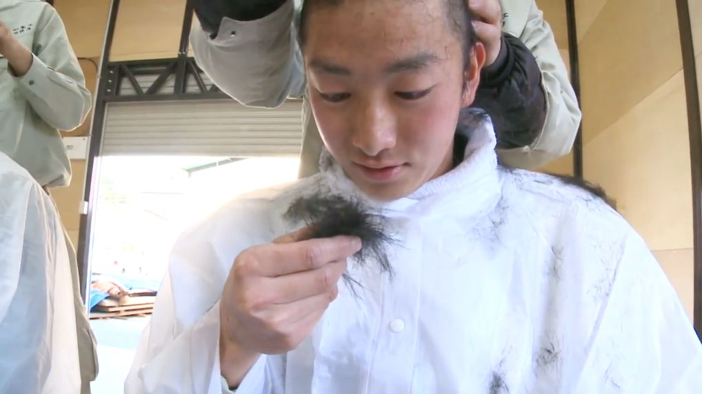 8年不许用手机、不许谈恋爱，被他骂过的60个光头都成了日本大师