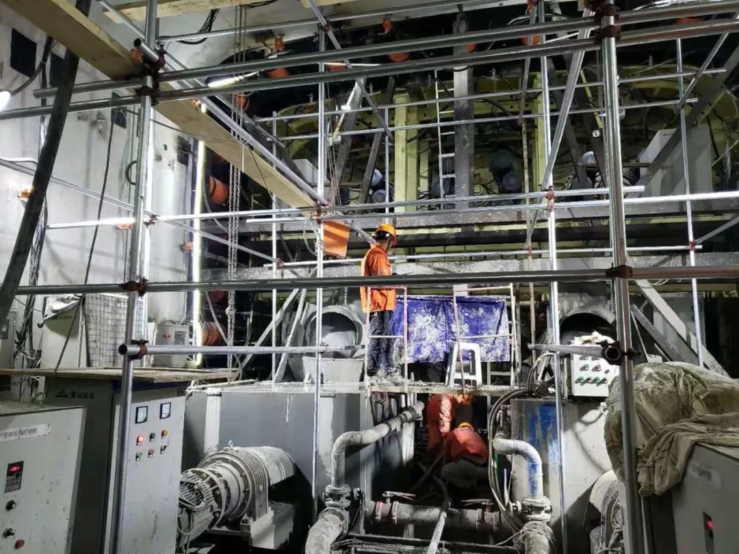 春运温暖回家路感动旅途人,春运路上温暖回家路