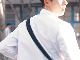 福利来惹！肖战的米老鼠竟没拼过*钟金**仁Gucci大秀浪漫表白？