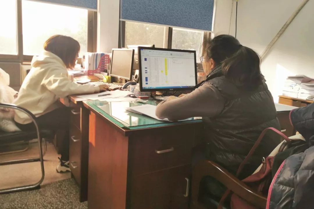 战疫的暖心事例视频,上海战疫感人瞬间