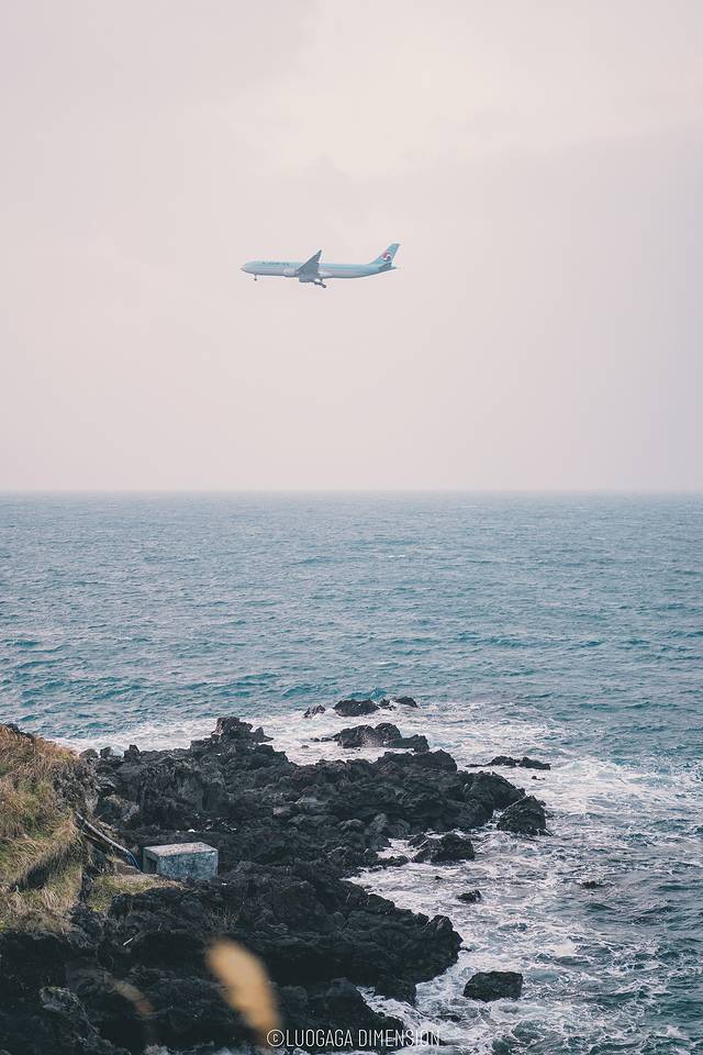 济州岛旅行遇到下雨,日记三年级海边游玩