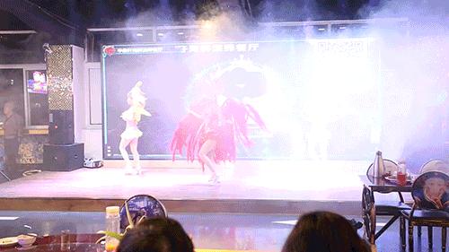 网红餐厅摆拍作秀视频,网红餐厅出圈名场面