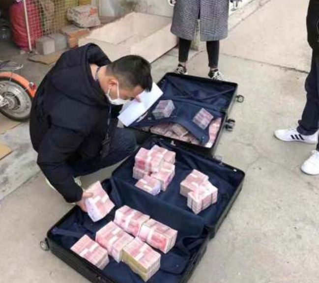 疫情卖口罩诈骗新闻,网上销售三无口罩公安立案