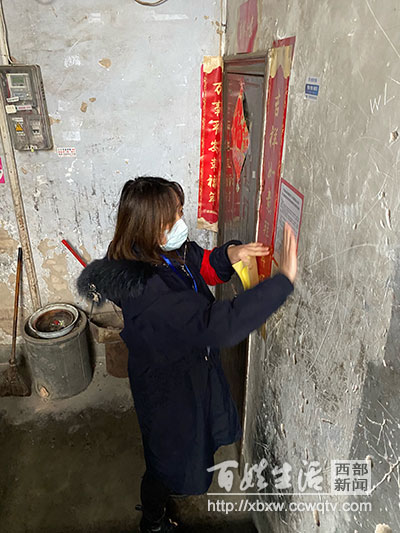 党徽闪耀伴我前行图片,党徽闪耀冲锋在前