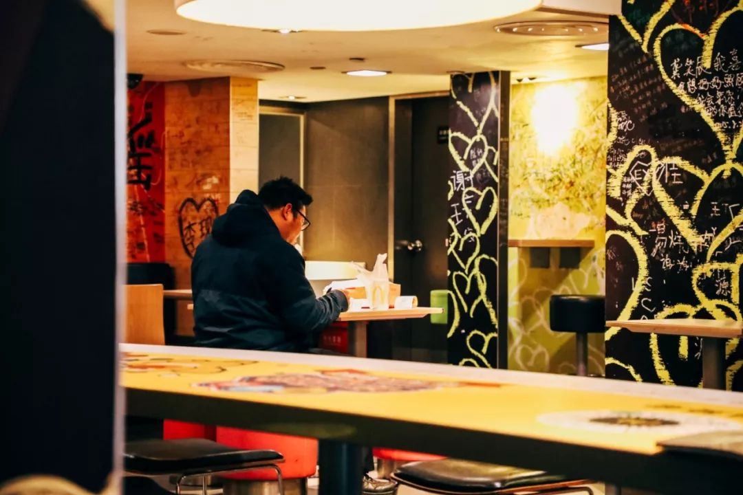 待阴霾散去我们一起去看海,待阴霾散去看春暖花开