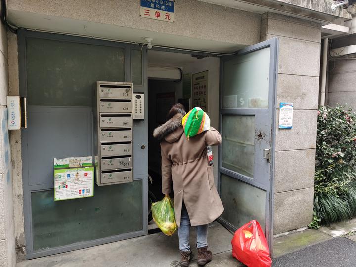 ⑩有人“打欠条”有人“食言”可为何居民都要给南肖埠社区的防控点赞