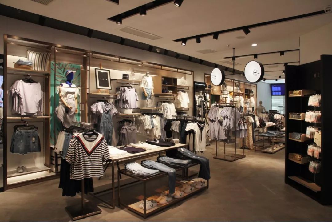 班尼路和佐丹奴有什么区别,班尼路佐丹奴同档次的品牌