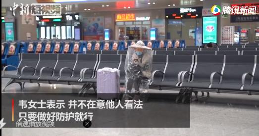 长颈鹿穿防护服,长颈鹿充气防护服