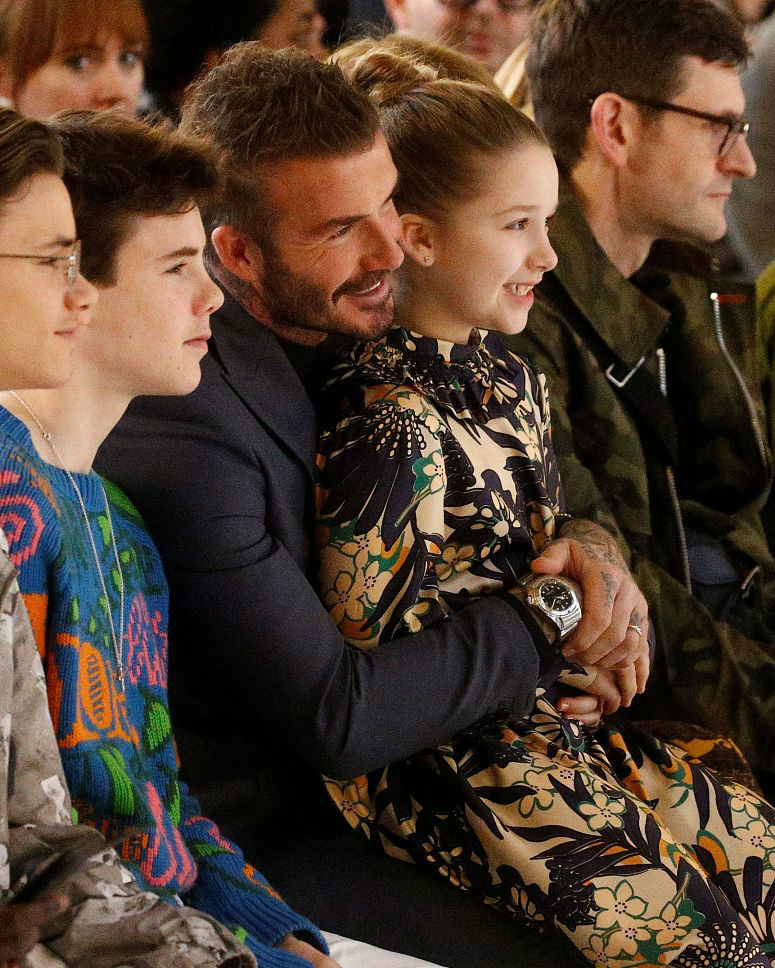 贝克汉姆一家出街照,贝克汉姆小七全家照