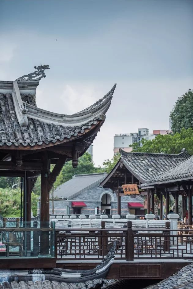 一人吃火锅多没劲,送你“一拖三”!想唱K+小酌?也答应你