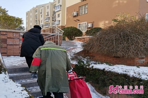 党群志愿者坚守防疫前线,防控一线的党员志愿者