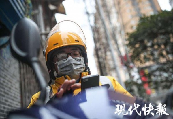 武汉凡人英雄｜外卖骑手老计：我给武汉人安全感，他们也帮我走出低谷