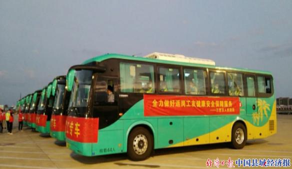 海南三亚凤凰机场包机送游客,三亚包机接回外地人员