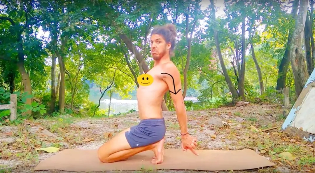 最简单的瑜伽动作2分钟完成,简单又基本的瑜伽动作