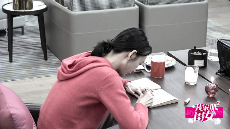 谁说都市女*生活性**很套路?今晚回归的这几位“闺女”带你看真的自己