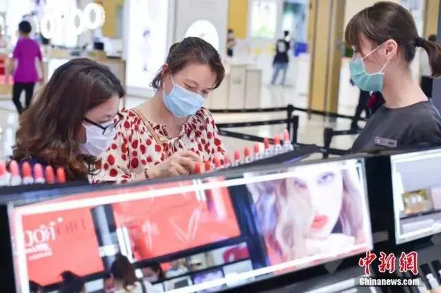 口红万万没想到,没想到口红败给了口罩