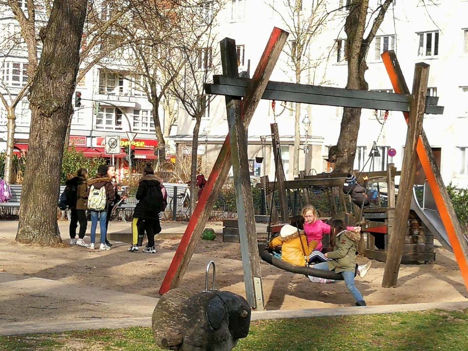 疫与城③|地球的一日：德黑兰、首尔、法兰克福、柏林