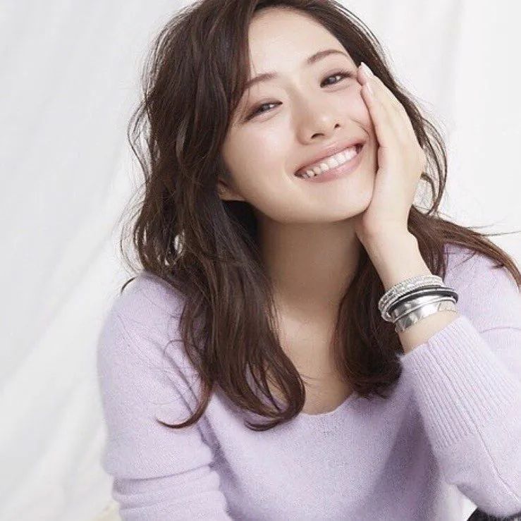 石原里美变美用了多长时间,日本女星石原里美如何变美的