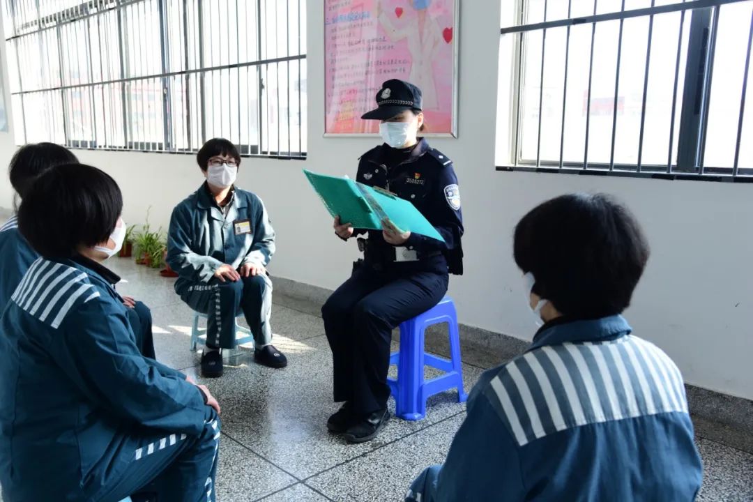 战疫里的力量,战疫前线他们用身躯筑牢防控防线