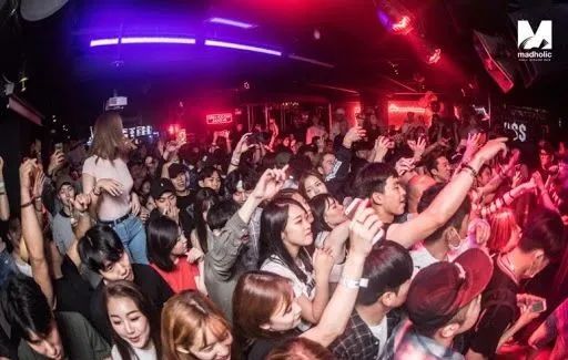 直男蹦迪搭讪行为大赏