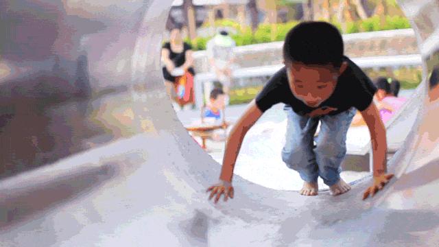 孩童的游乐场是我们回不去的童年,童年中的游乐园