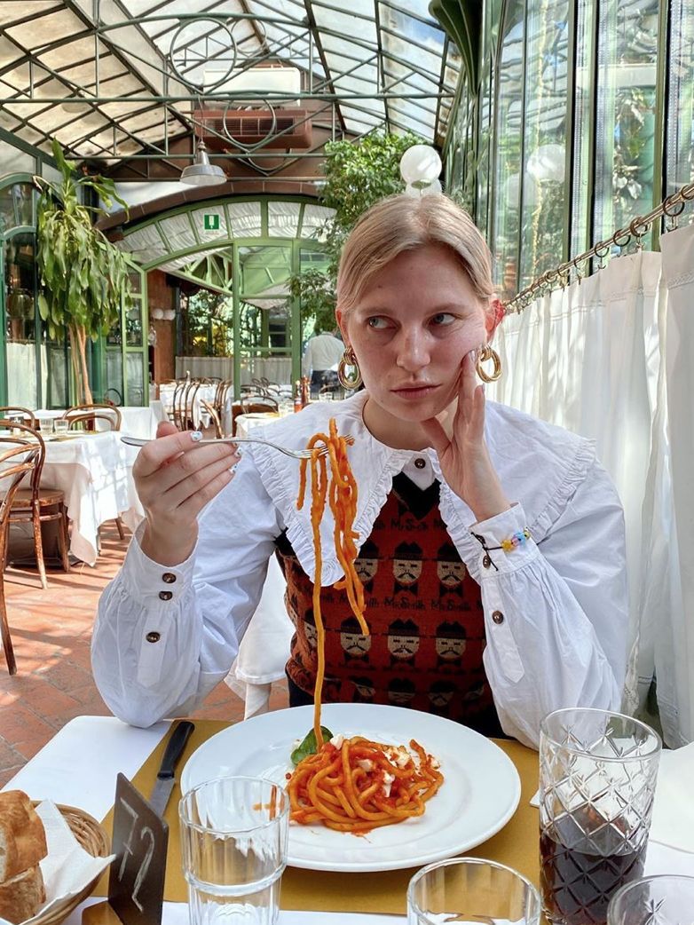 zara鑳屽績绌挎惌,zara鐗涗粩鑳屽績绌挎惌