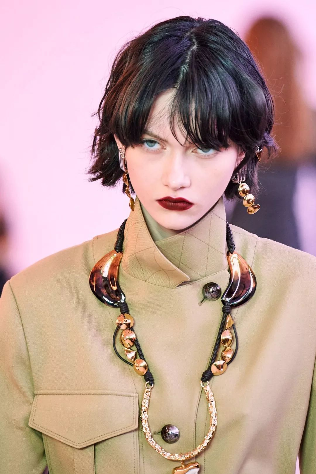 顶流模特亲测：「上镜终极*器武**，根本不靠颜值！」