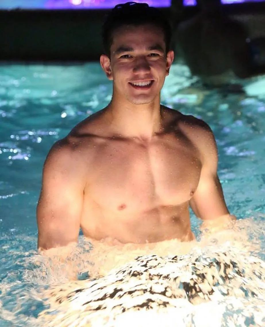 鍥涘窛鎴愰兘璇枃鑰佸笀,鎴愰兘璇枃鑰佸笀