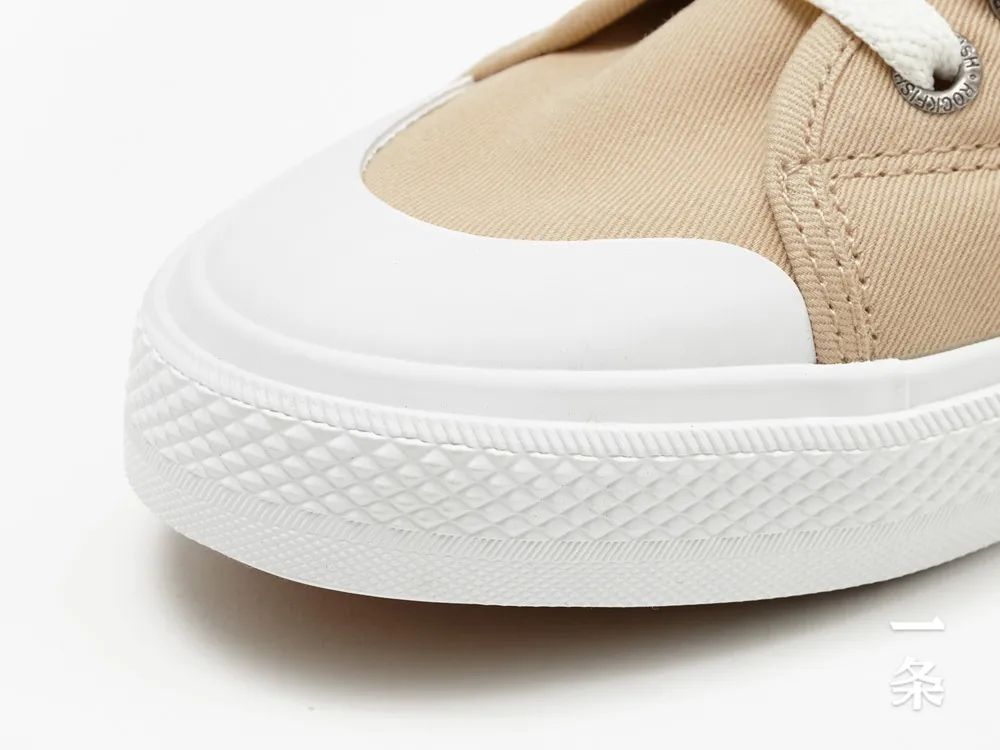 英国的小白鞋,帆布不系鞋带小白鞋