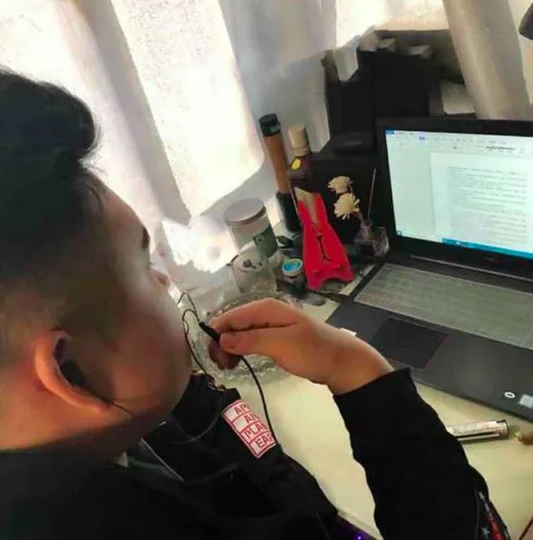 鏍″洯骞挎挱浜戠浼犲0,鏍″洯骞挎挱涓滄柟鍗