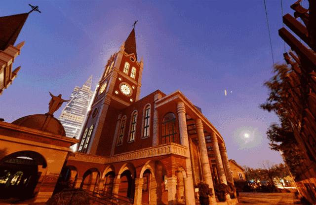 富人千万豪宅被疯抢,戴口罩抢千万豪宅