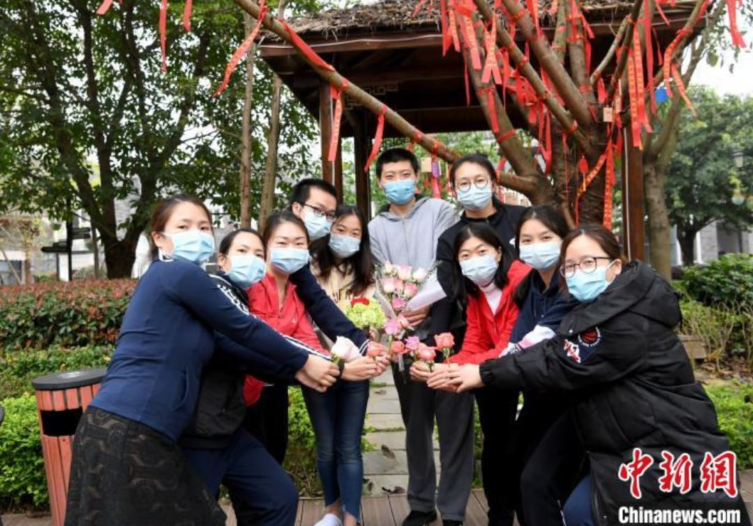 抗疫期间医护人员回家,抗疫白衣战士被隔离